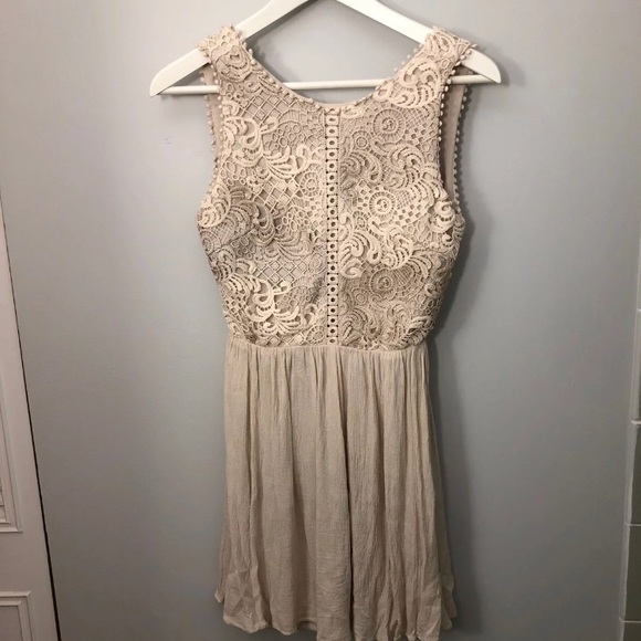 Dress - Picture 1 of 6